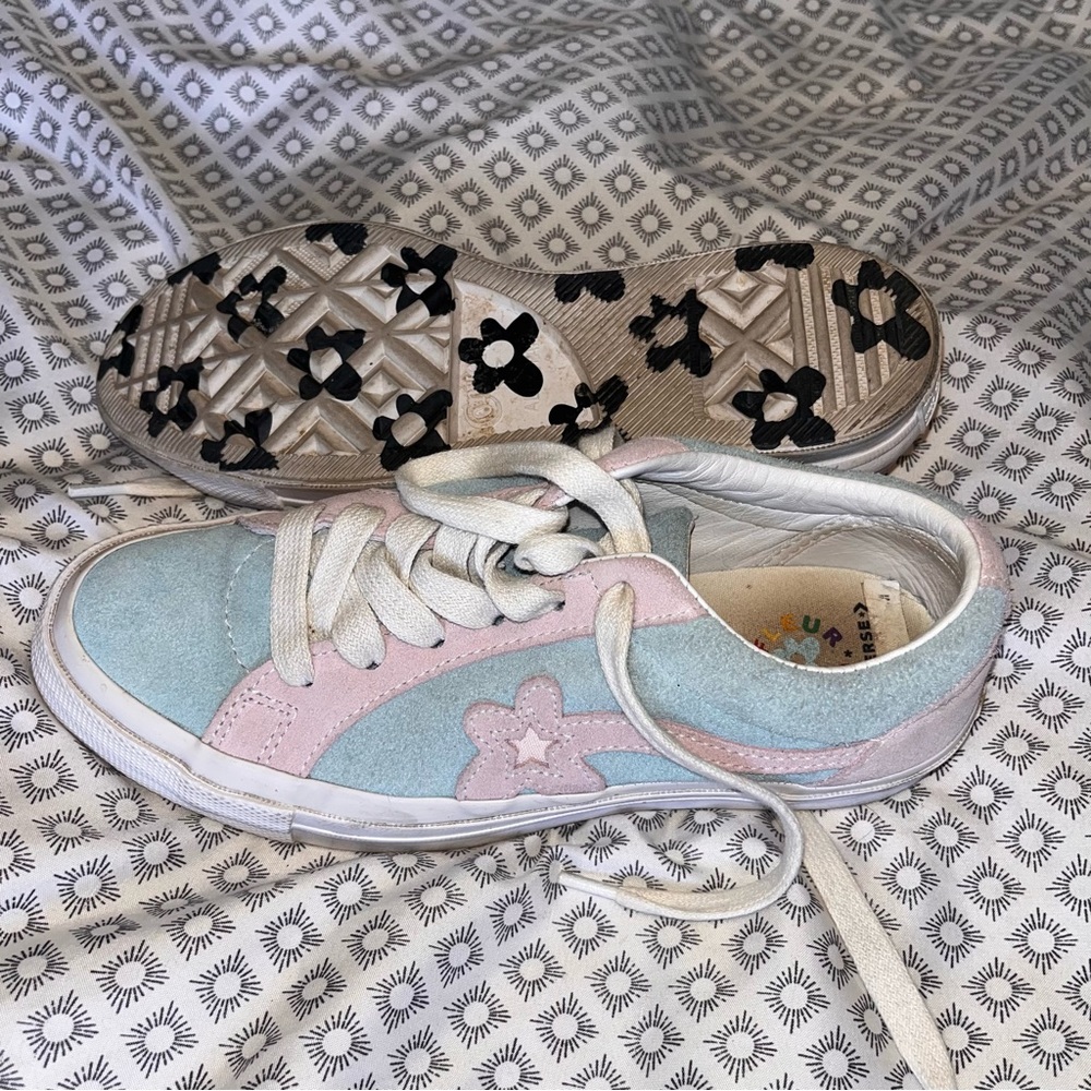 Pink and blue golf le fleurs